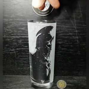 Pahar de sticlă cu model de războinic spartan  -  - Artynos.ro