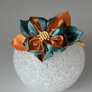 Bentita handmade cu floare din satin - îmbrăcăminte și modă - accesorii păr - accesorii de păr - Artynos.ro