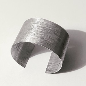 Minimală în formă de pană din aluminiu - bijuterii - seturi de bijuterii - Artynos.ro