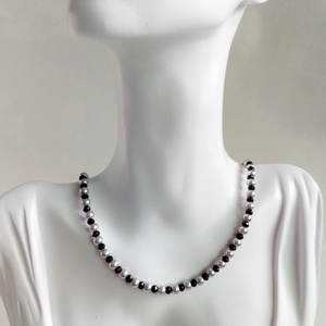 Colier perle sticlă  - bijuterii - coliere - coliere din perle - Artynos.ro Colier perle sticlă  - bijuterii - coliere - coliere din perle - Artynos.ro