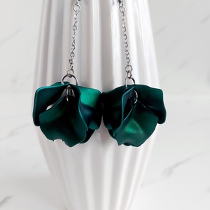 Cercei lungi petale - bijuterii - cercei - cercei lungi - Artynos.ro Cercei lungi petale - bijuterii - cercei - cercei lungi - Artynos.ro