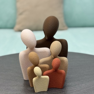 Set Statui Familie (Tata, Mama, 4 Copii) cu design minimalist - casă & stil de viață - decorațiuni de casă - decorațiuni de masă și rafturi - decorațiuni de masă - Artynos.ro