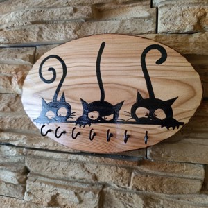3 brelocuri de perete din lemn cu pisicuță neagră -  - Artynos.ro