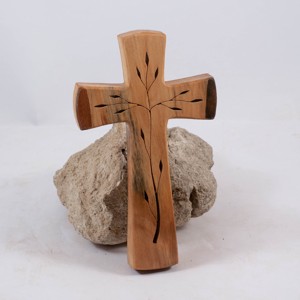 Cruce din lemn modelată, cruce de perete -  - Artynos.ro