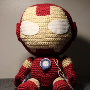 Supererou, Iron Man figura amigurumi -  - Artynos.ro
