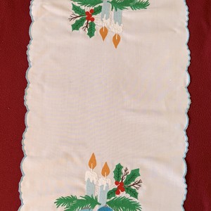 Craciun masina brodata fata de masa, Accesorii de Craciun, Decoratiuni de Advent, Decor de masa Advent, Broderie, Cusatura, ARTYNOS