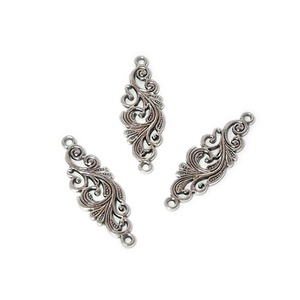 Charm argintiu din metal aliaj model floral - 114213 - accessorii și unelte - accesorii pentru bijuterii - Artynos.ro