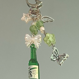 Brelocuri handmade Soju Bottle  - genți și portofele - accesorii genți - breloc - Artynos.ro