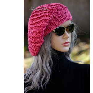 BORBÁLA / ciclamen - capac de ciuperci exclusiv tricotat manual - îmbrăcăminte și modă - eșarfe, pălării, fularuri - căciulă - Artynos.ro
