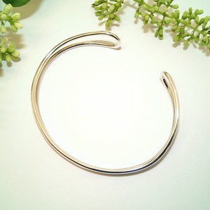 Brățară din sârmă curbată de argint pentru femei, 19 cm (EK.017) -  - Artynos.ro
