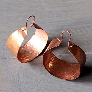 Cercei largi din cupru - bijuterii - cercei hoops - Artynos.ro Cercei largi din cupru - bijuterii - cercei hoops - Artynos.ro