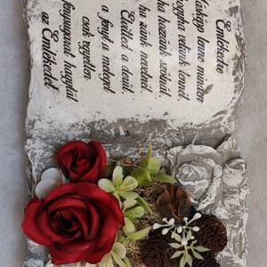 Amintirea ta va rămâne pentru totdeauna alături de noi � placă comemorativă din beton, decorată cu trandafiri roșii -  - Artynos.ro