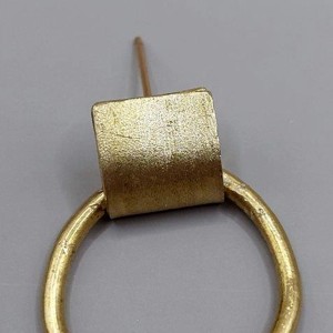 Cercei extra design din alamă lucioasă frumoasă - bijuterii - cercei lungi - Artynos.ro Cercei extra design din alamă lucioasă frumoasă - bijuterii - cercei lungi - Artynos.ro