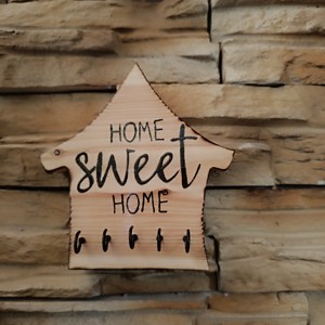 Breloc de perete din lemn cu inscripția Home sweet home -  - Artynos.ro