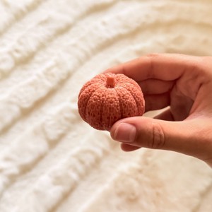 Ceară parfumată în formă de dovleac cu aromă de plăcintă cu mere fierbinte - casă & stil de viață - lumânări, parfumuri, arome - lumânare - lumânări artizanale - Artynos.ro