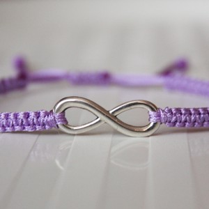 Brățară macramé împletită - Infinity violet -  - Artynos.ro