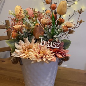 Decorațiuni florale de primăvară pentru masă  - casă & stil de viață - decorațiuni de casă - accesorii florale - flori în ghiveci - Artynos.ro