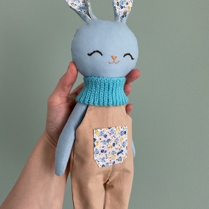 Iepuraș cusut handmade - jucării și echipamente pentru copii - plușuri - iepure de pluș - Artynos.ro