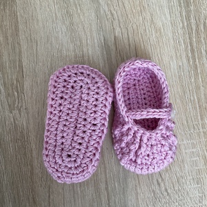 Papucei/ Balerini crosetati pentru bebelusi  - îmbrăcăminte și modă - haine bebeluși și copii - pantofi bebeluși - Artynos.ro