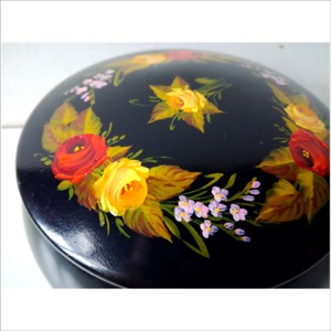 Cutiuță pentru bijuterii pictată cu flori frumoase - bijuterii - suporturi și cutii de bijuterii - cutii de bijuterii - Artynos.ro