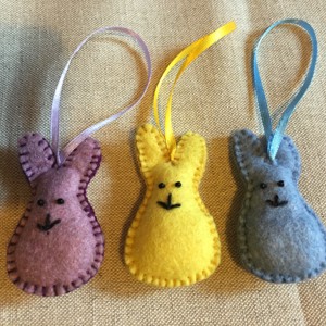 Felt Easter bunny ornamente, iepurași 1. -  - Artynos.ro