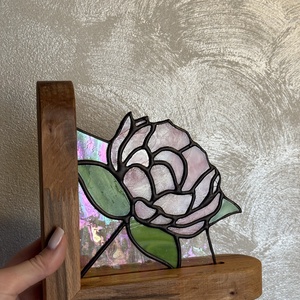 Suport pentru carti handmade (Bookends) – decor elegant pentru birou sau biblioteca, Casa & Stil de viata, Decoratiuni de casa, Decoratiuni de masa si rafturi, Suport de carte, Arta de sticla, Prelucrarea lemnului, Suport pentru carti realizat handmade din sticla cu tehnica Tiffany si lemn masiv de fag, ideal pen..., ARTYNOS