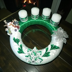 Coroană de Advent cu decorațiuni verzi - crăciun - decorațiuni de advent - coroniță advent - Artynos.ro