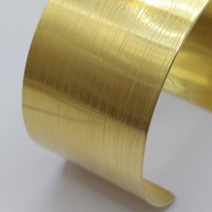 Brățară largă minimalistă din alamă - bijuterii - brățări - brățări din cupru - Artynos.ro