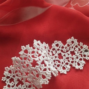 Bratara dantela alba, confectionata cu suveicuta in tehnica frivolite, bratara pentru mireasa, bratara alba din dantela - bijuterii - brățări - brățări din mărgele - Artynos.ro