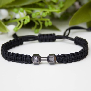 Bratara macramé impletita - Cu haltera neagra - Artynos.ro