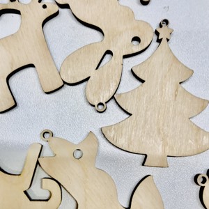 Jucărie și ornament pentru copii în formă de pom de Crăciun -  - Artynos.ro Jucărie și ornament pentru copii în formă de pom de Crăciun -  - Artynos.ro