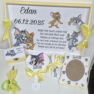 Set mot/turta Tom si Jerry  6 accesorii, Jucarii si echipamente pentru copii, Saci si seturi pentru copii, Seturi pentru copii, Altele, Decoupage, transfer si tehnici servetel, Set pt mot/turta realizat prin tehnica decoupage si vopsite manual 
Setul include :
Tava mot 
Cutie..., ARTYNOS