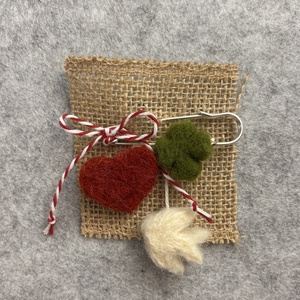 Martisor lucky dove - Artynos.ro