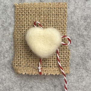 Martisor inimioara - Artynos.ro