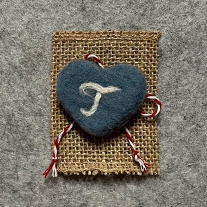 Martisor inima - bijuterii - mărțișor - Artynos.ro