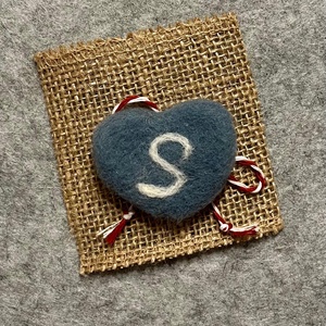 Martisor inima - bijuterii - mărțișor - Artynos.ro