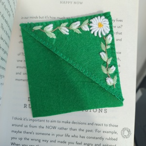 Semn de carte - arte vizuale și accesorii  - cărți de calendar, cărți sport - Artynos.ro