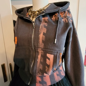 Hanorac Custom � Bleached, Hand Embroidered - îmbrăcăminte și modă - haine damă - hanorace, cardigane - Artynos.ro