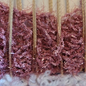 Tapiserie decorativă perete handmade, Decor boho chic roz fuchsia și denim reciclat - casă & stil de viață - decorațiuni de casă - decorațiuni de pereți - decor de pereți, macrame - Artynos.ro