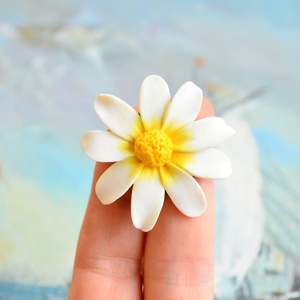 Margareta - Brosa martisor, Bijuterii, Brose, , ARTYNOS