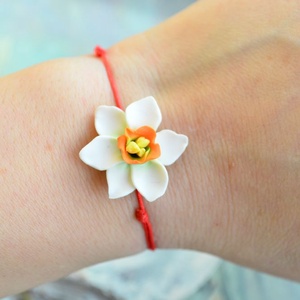 Narcisa alba- Bratara snur rosu - Artynos.ro
