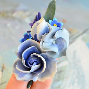 Trandafir albastru, hortensie si nu ma uita- Brosa buchet - Artynos.ro