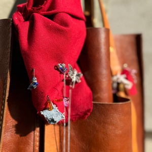 Accesoriu handmade - îmbrăcăminte și modă - eșarfe, pălării, fularuri - eșarfe - Artynos.ro