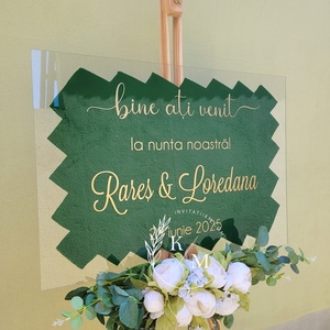 Panou intampinare nunta din plexiglas verde si auriu - accesorii nuntă - materiale decor pentru nuntă - tablouri și indicatoare nuntă - Artynos.ro