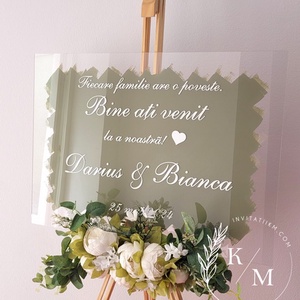 Panou intampinare nunta din plexiglas alb si verde olive, Accesorii nunta, Materiale decor pentru nunta, Tablouri si indicatoare nunta, Altele, Obiecte pictate, Panou de intampinare a invitatilor, pentru nunta sau botez, realizat din plexiglas transparent, per..., ARTYNOS