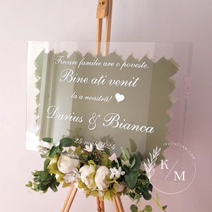 Panou intampinare nunta din plexiglas alb si verde olive - accesorii nuntă - materiale decor pentru nuntă - tablouri și indicatoare nuntă - Artynos.ro