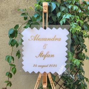 Panou intampinare nunta din plexiglas alb si auriu, Accesorii nunta, Materiale decor pentru nunta, Tablouri si indicatoare nunta, Altele, Obiecte pictate, ARTYNOS
