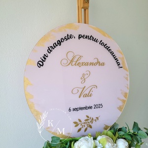 Panou intampinare nunta rotund din plexiglas roz antic si detalii aurii - accesorii nuntă - materiale decor pentru nuntă - tablouri și indicatoare nuntă - Artynos.ro