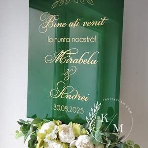 Panou intampinare nunta din plexiglas verde si detalii florale aurii - accesorii nuntă - materiale decor pentru nuntă - tablouri și indicatoare nuntă - Artynos.ro