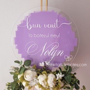 Panou plexiglas rotund de intampinare pentru botez lila si alb - accesorii nuntă - materiale decor pentru nuntă - tablouri și indicatoare nuntă - Artynos.ro